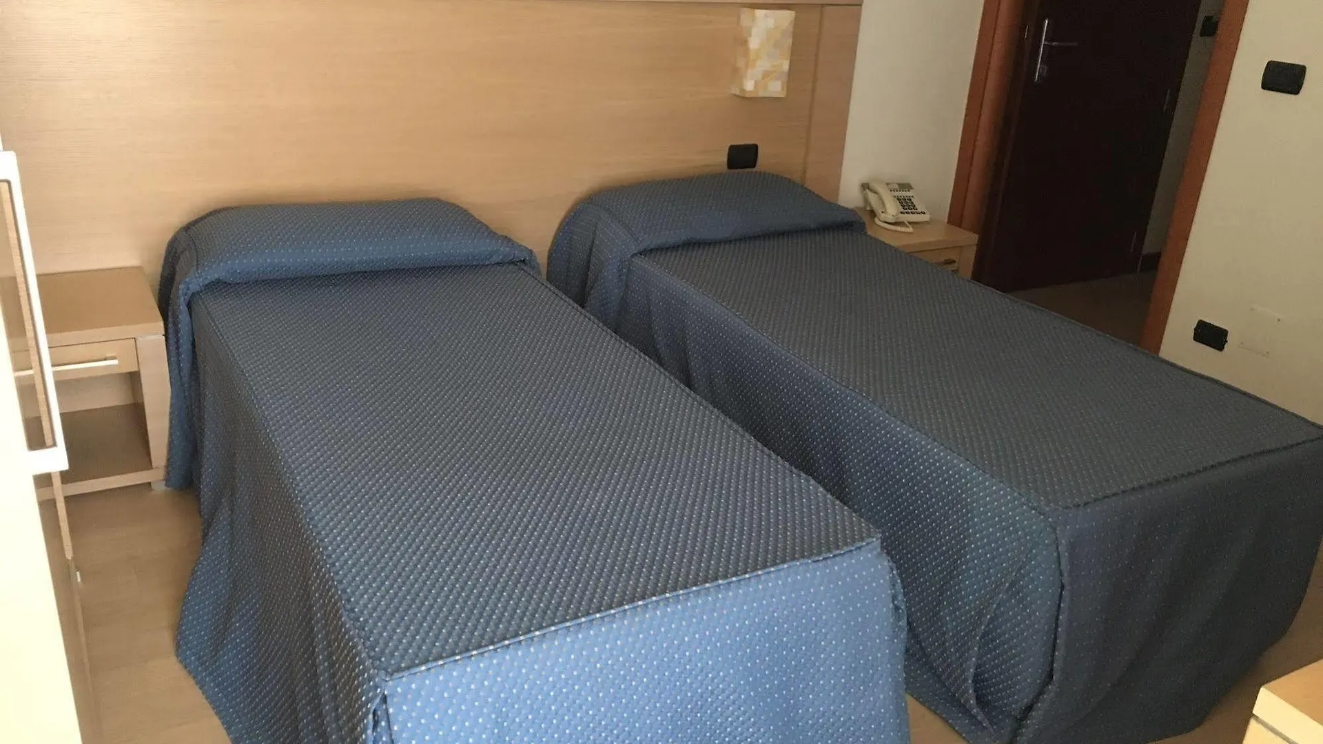Hotel Grotte 4*, Mongiove Italy